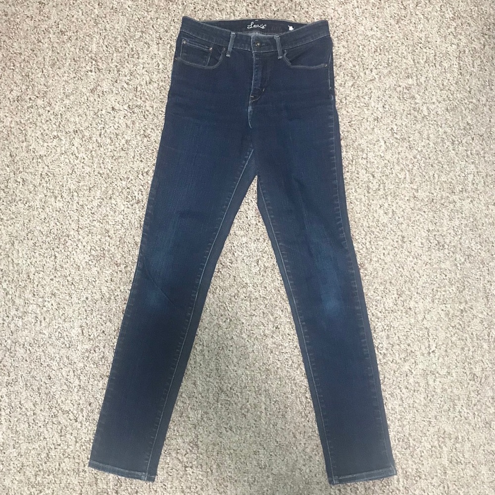 Levi’s Dark Blue Skinny Jean 27